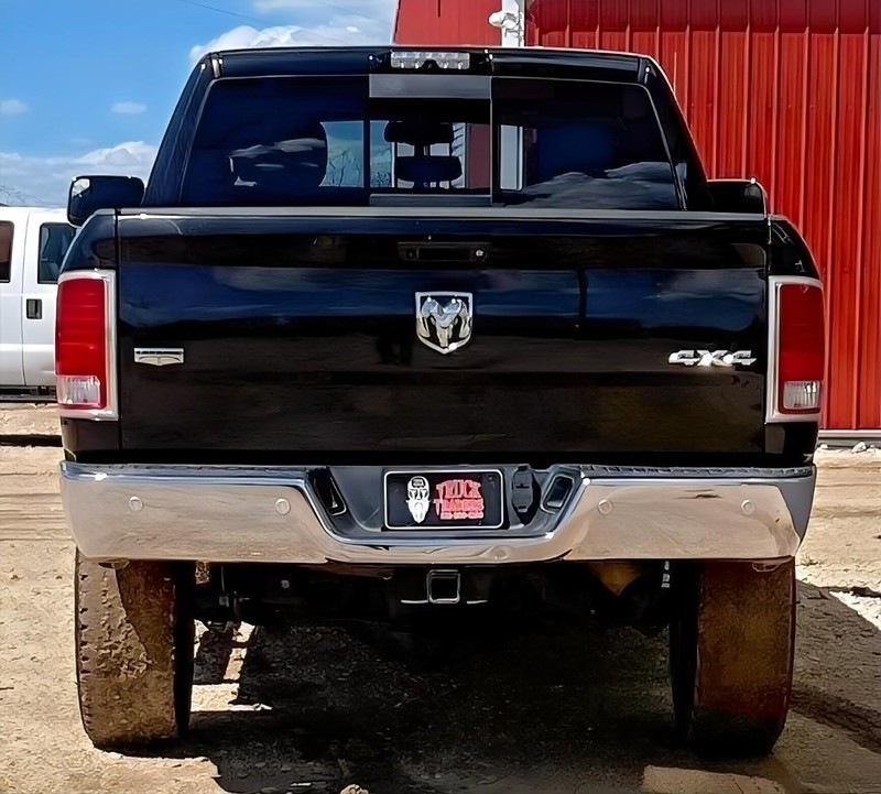 Ram 2500 Vehicle Full-screen Gallery Image 08