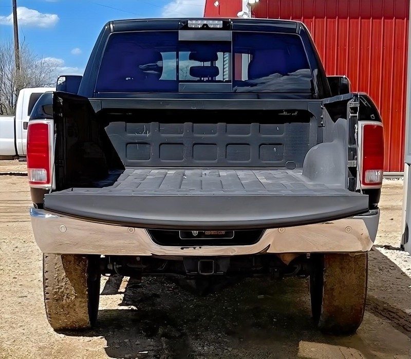 Ram 2500 Vehicle Full-screen Gallery Image 09