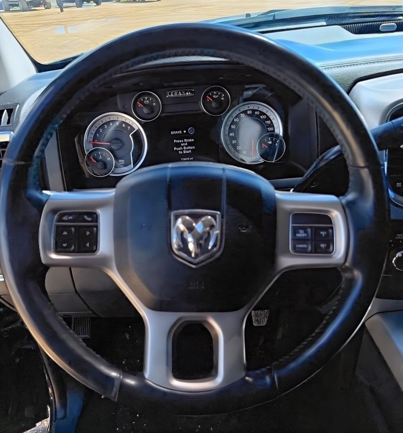 Ram 2500 Vehicle Full-screen Gallery Image 10