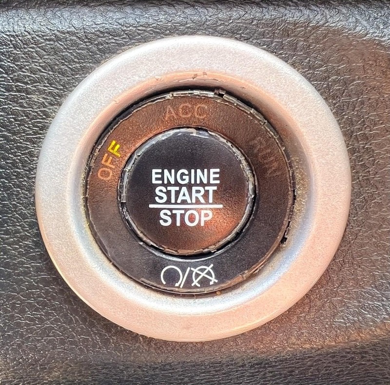 Ram 2500 Vehicle Full-screen Gallery Image 12