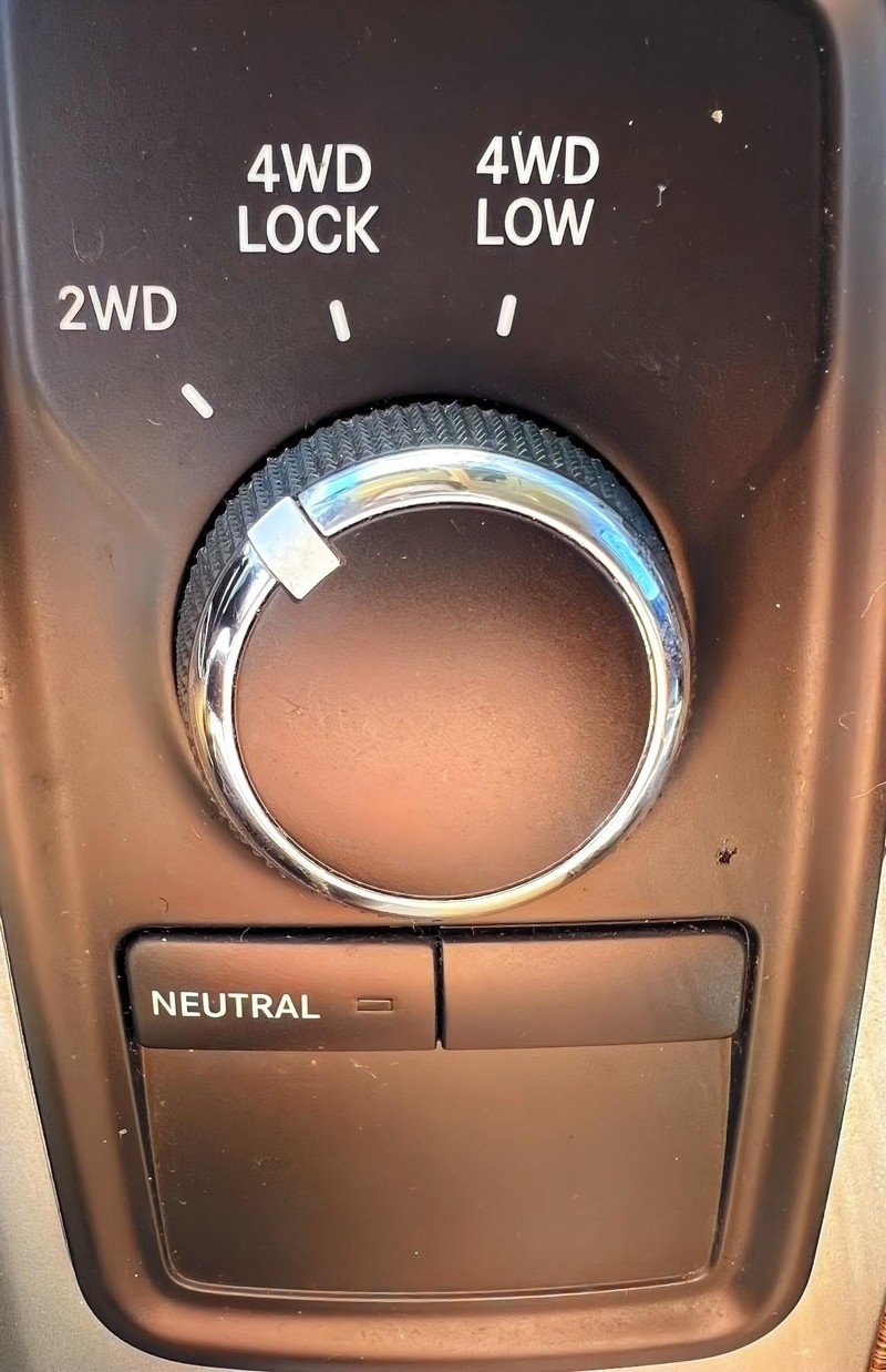 Ram 2500 Vehicle Full-screen Gallery Image 13