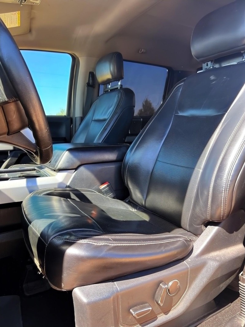 Ford Super Duty F-350 DRW Vehicle Full-screen Gallery Image 14