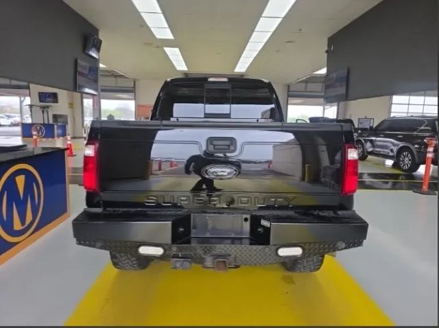 Ford Super Duty F-250 SRW Vehicle Full-screen Gallery Image 06