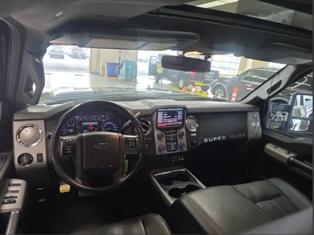 Ford Super Duty F-250 SRW Vehicle Full-screen Gallery Image 07