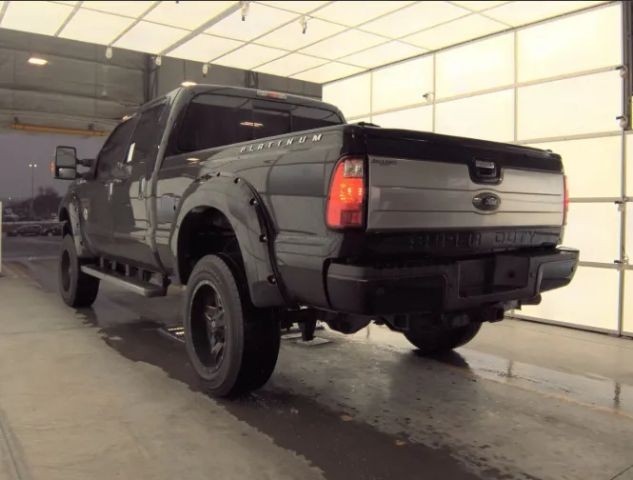 Ford Super Duty F-250 SRW Vehicle Full-screen Gallery Image 04
