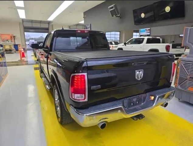 Ram 1500 Crew Vehicle Full-screen Gallery Image 04