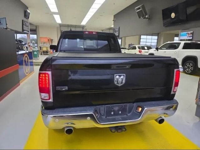 Ram 1500 Crew Vehicle Full-screen Gallery Image 06