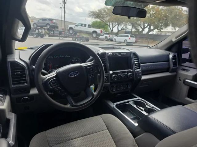 Ford Super Duty F-250 SRW Vehicle Full-screen Gallery Image 07