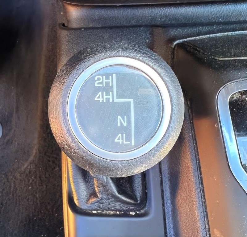 Jeep Gladiator Vehicle Full-screen Gallery Image 13