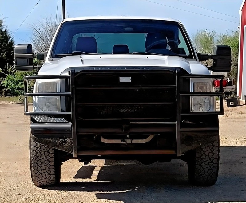 Ford Super Duty F-250 SRW Vehicle Full-screen Gallery Image 07