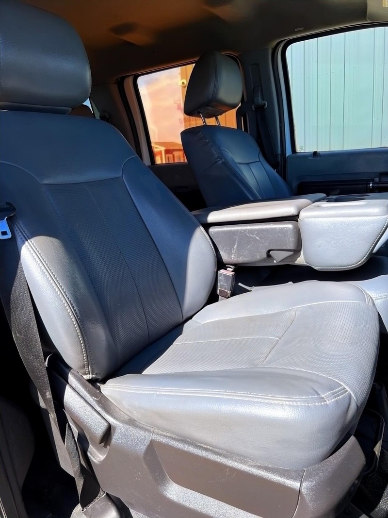 Ford Super Duty F-250 SRW Vehicle Full-screen Gallery Image 14