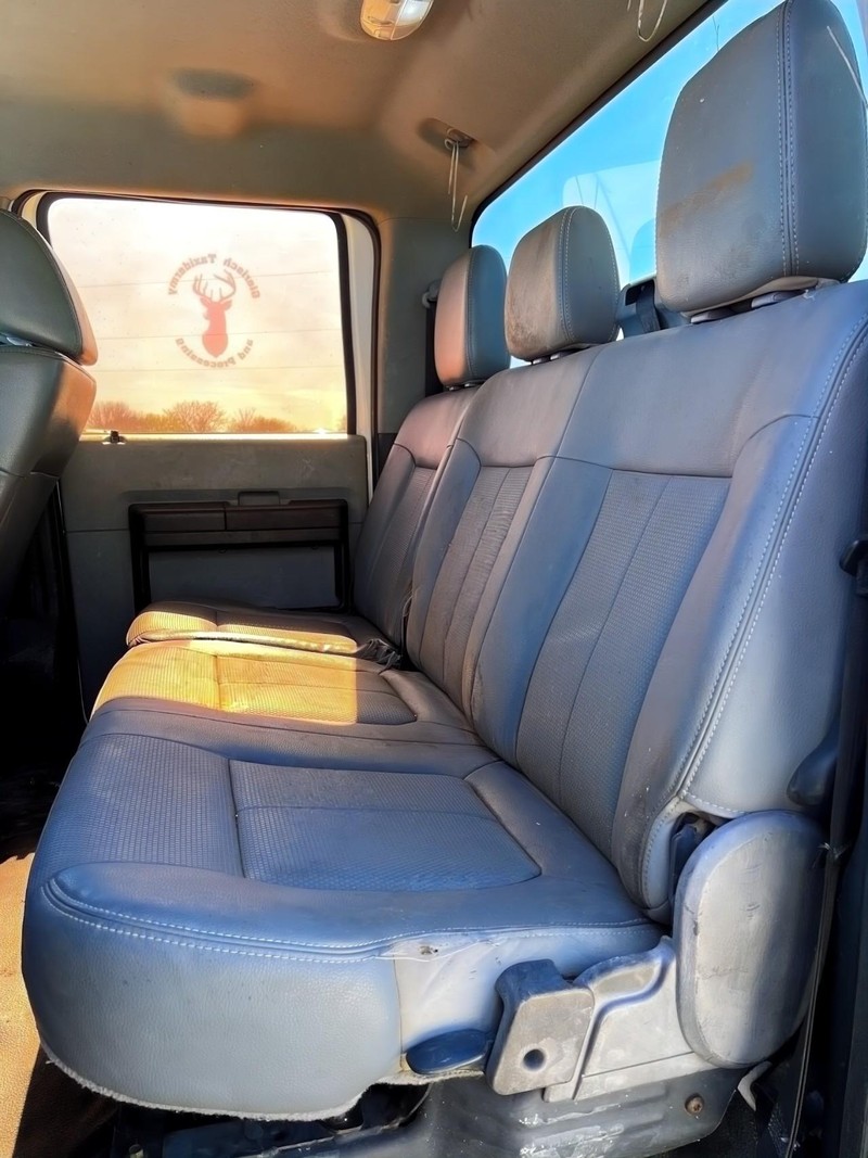 Ford Super Duty F-250 SRW Vehicle Full-screen Gallery Image 16