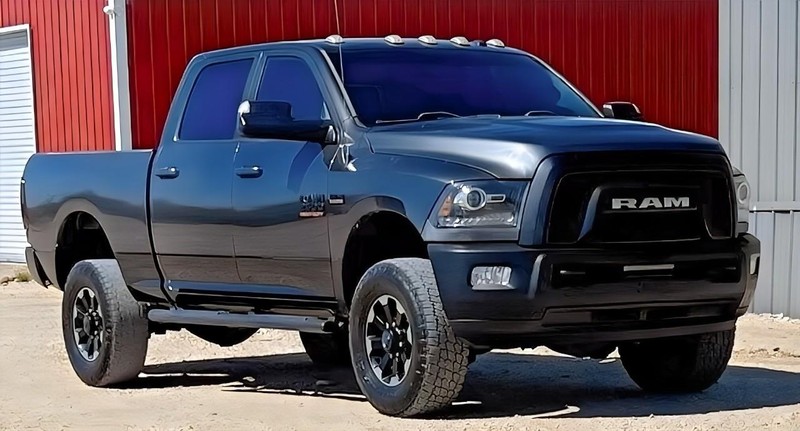 Ram 2500 Vehicle Full-screen Gallery Image 02