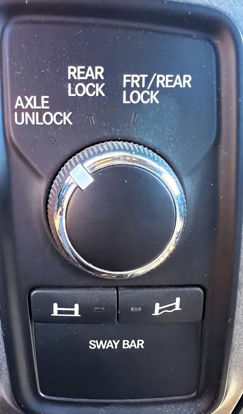 Ram 2500 Vehicle Full-screen Gallery Image 12