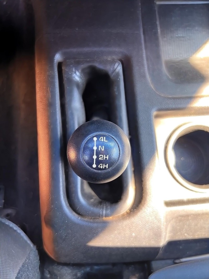 Ram 2500 Vehicle Full-screen Gallery Image 13