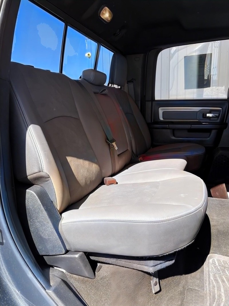 Ram 2500 Vehicle Full-screen Gallery Image 17