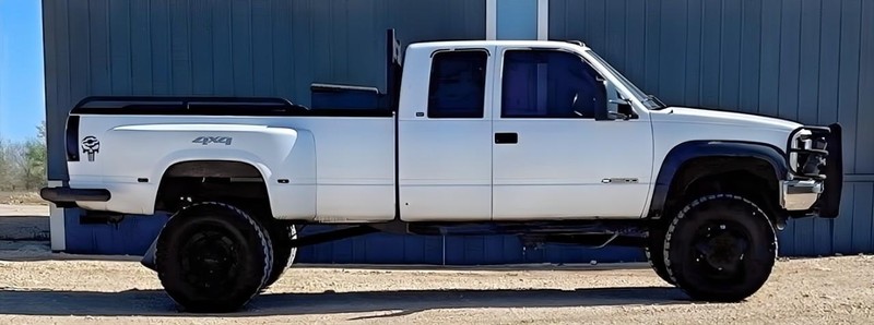 Chevrolet C/K 3500 Vehicle Full-screen Gallery Image 03