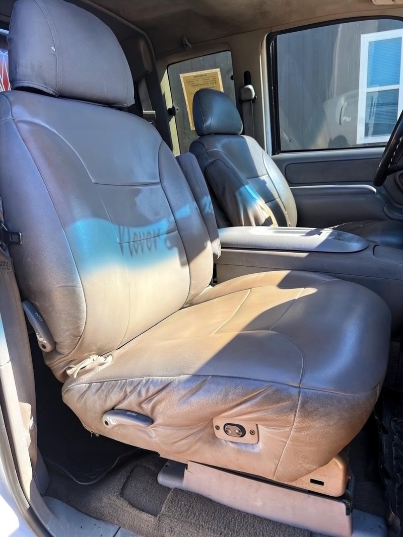 Chevrolet C/K 3500 Vehicle Full-screen Gallery Image 11