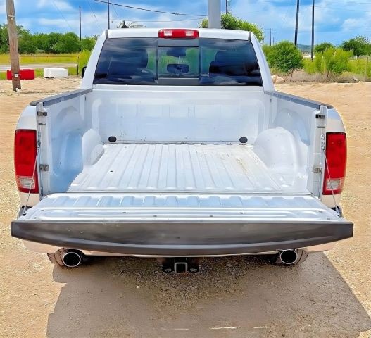 Ram 1500 Vehicle Full-screen Gallery Image 05