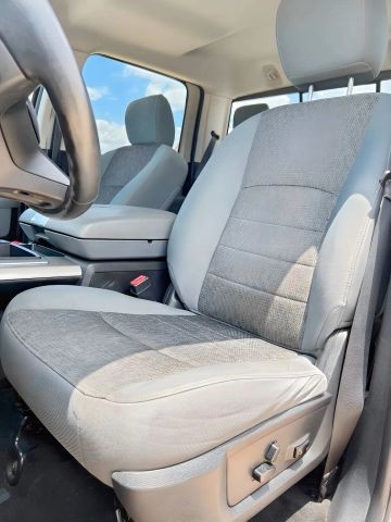 Ram 1500 Vehicle Full-screen Gallery Image 10