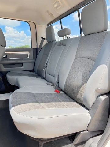 Ram 1500 Vehicle Full-screen Gallery Image 11