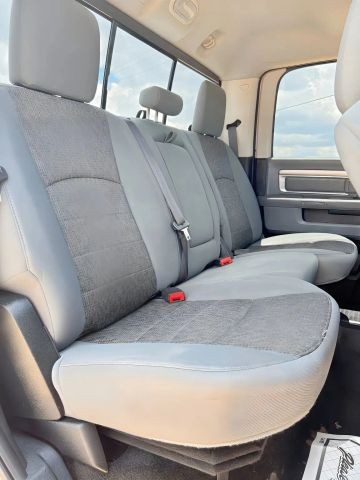 Ram 1500 Vehicle Full-screen Gallery Image 12