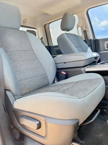 Ram 1500 Vehicle Full-screen Gallery Image 14