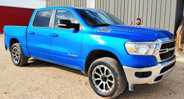 Ram 1500 Vehicle Full-screen Gallery Image 06