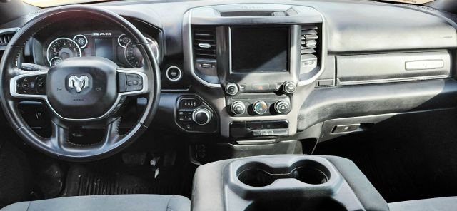 Ram 1500 Vehicle Full-screen Gallery Image 09