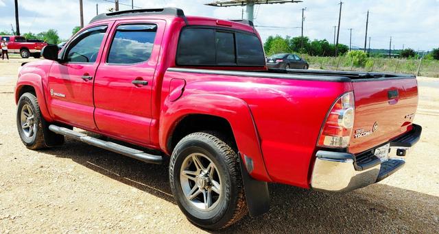 Toyota Tacoma Vehicle Full-screen Gallery Image 02