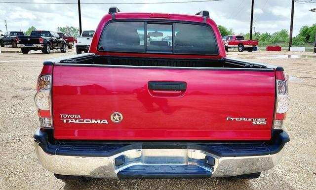 Toyota Tacoma Vehicle Full-screen Gallery Image 03