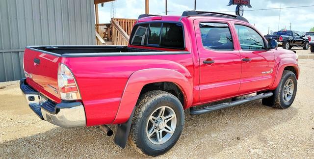 Toyota Tacoma Vehicle Full-screen Gallery Image 05