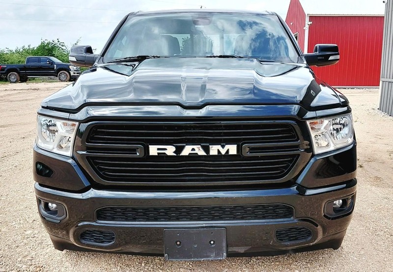 Ram 1500 Vehicle Full-screen Gallery Image 06