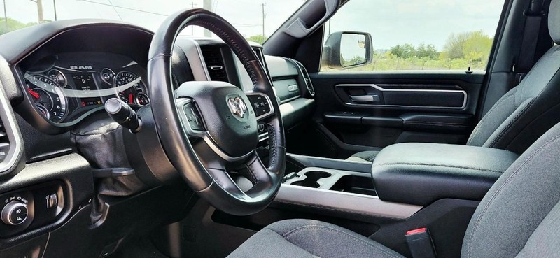 Ram 1500 Vehicle Full-screen Gallery Image 11