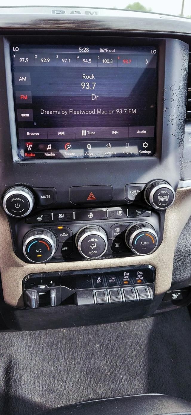 Ram 1500 Vehicle Full-screen Gallery Image 14