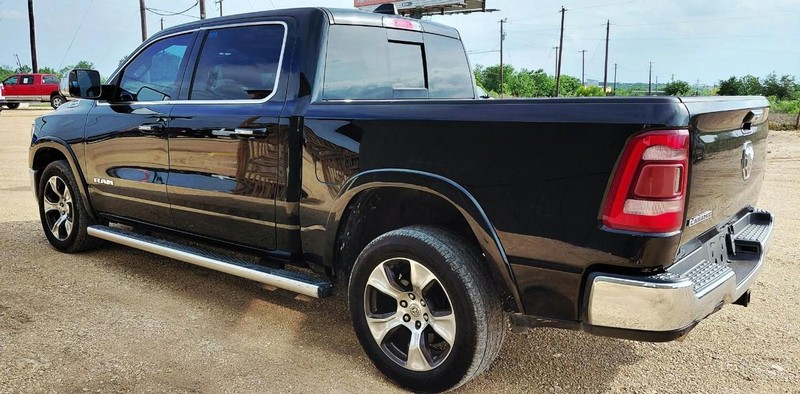 Ram 1500 Vehicle Full-screen Gallery Image 02