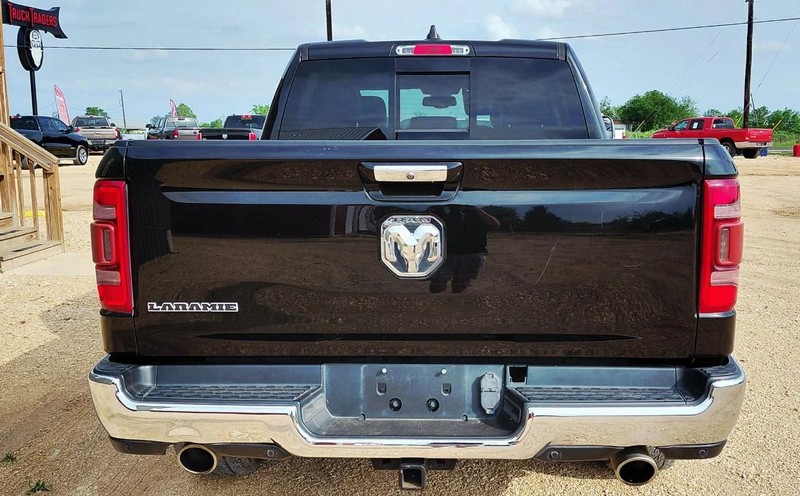 Ram 1500 Vehicle Full-screen Gallery Image 03