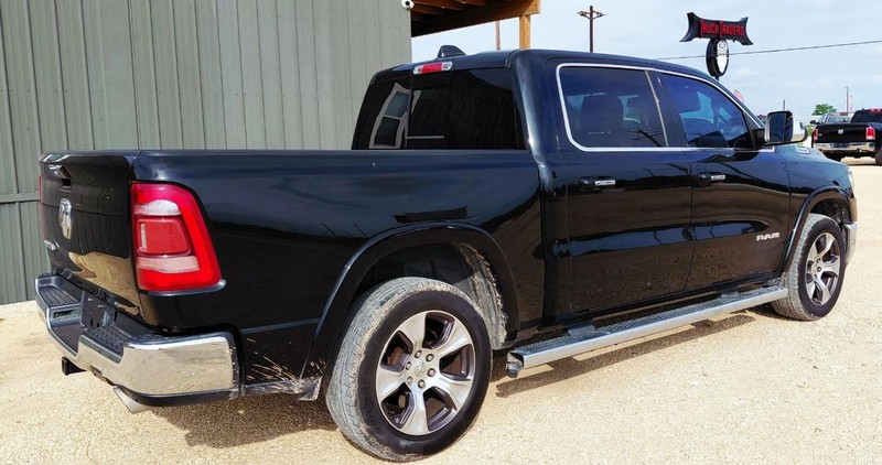 Ram 1500 Vehicle Full-screen Gallery Image 04