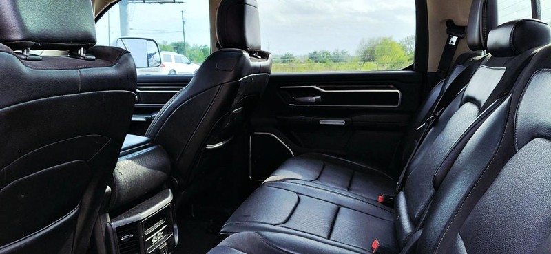 Ram 1500 Vehicle Full-screen Gallery Image 07