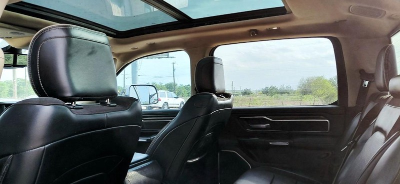 Ram 1500 Vehicle Full-screen Gallery Image 08