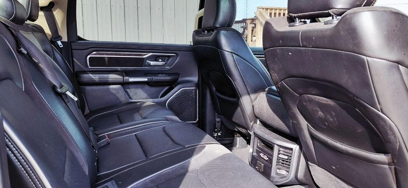 Ram 1500 Vehicle Full-screen Gallery Image 10