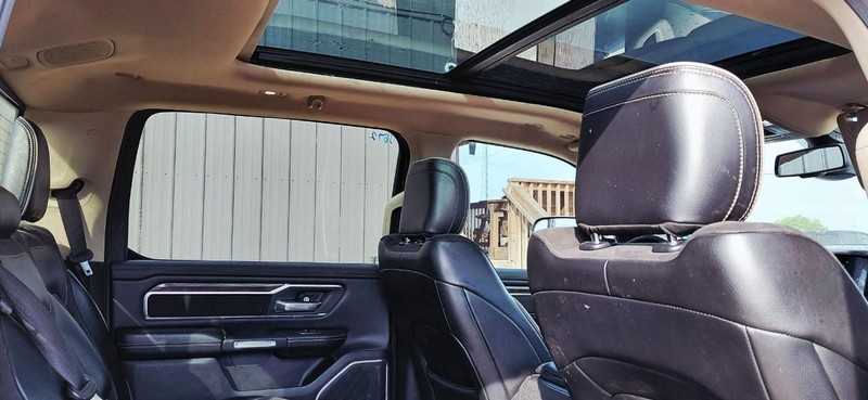 Ram 1500 Vehicle Full-screen Gallery Image 11