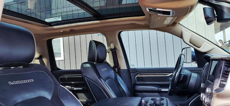 Ram 1500 Vehicle Full-screen Gallery Image 13