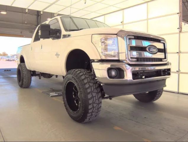 Ford Super Duty F-250 SRW Vehicle Full-screen Gallery Image 02