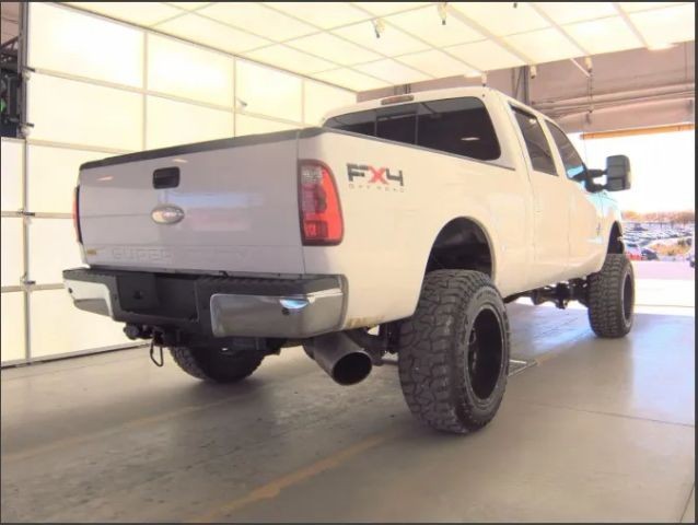 Ford Super Duty F-250 SRW Vehicle Full-screen Gallery Image 03