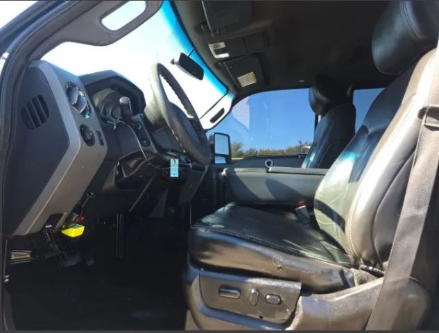 Ford Super Duty F-250 SRW Vehicle Full-screen Gallery Image 07