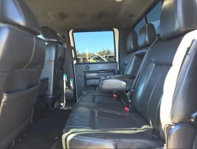 Ford Super Duty F-250 SRW Vehicle Full-screen Gallery Image 09