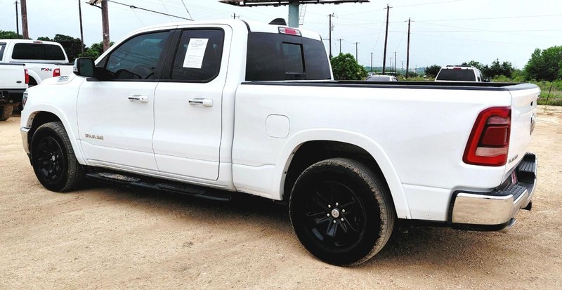 Ram 1500 Vehicle Full-screen Gallery Image 02