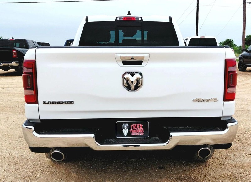 Ram 1500 Vehicle Full-screen Gallery Image 03