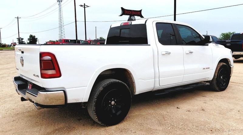 Ram 1500 Vehicle Full-screen Gallery Image 04
